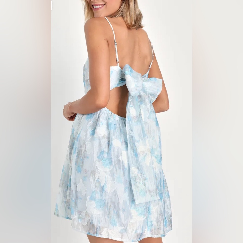 Lulus Delicate Charm Floral Jacquard Organza Dress. Silver and blue. Size L. NWT - Picture 2 of 11